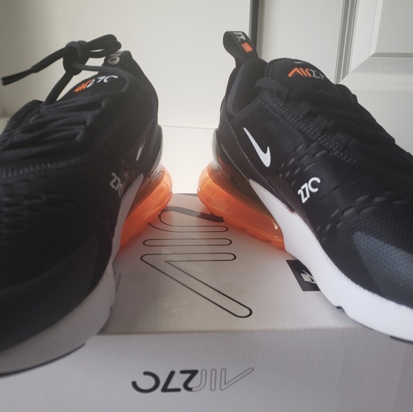 SOLD OUTSIDE OF POSH - Picture 4 of 4